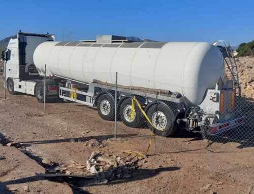 Culmina la retirada de 500.000 litros de líquidos peligrosos de Zincsa ordenada por Medio Ambiente