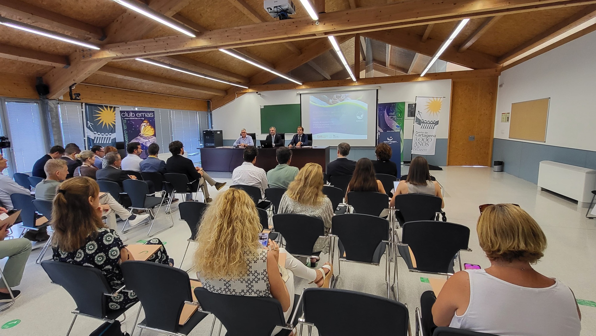 noticia-20250618 El consejero de Medio Ambiente, Universidades, Investigación y Mar Menor, Juan María Vázquez, durante la inauguración de la jornada 'Registro EMAS: garantía de sostenibilidad de la Región de Murcia', organizado el Club EMAS.