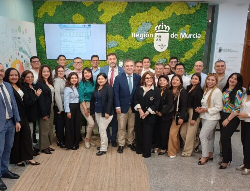 La Región de Murcia presenta su innovador modelo de vigilancia de la calidad del aire a una delegación universitaria de Perú